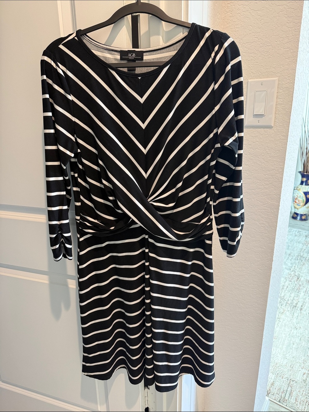 AGB Black & White Twist-Front Long Sleeve Dress